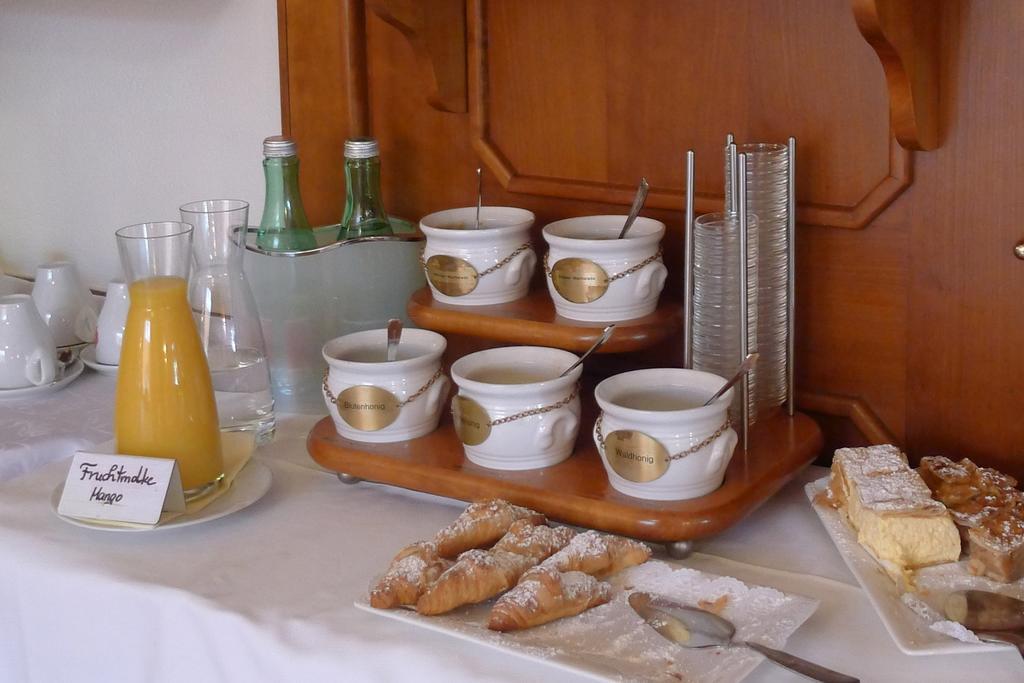 Hotel Restaurant Boeck "Roter Hahn" Sankt Poelten Eksteriør billede