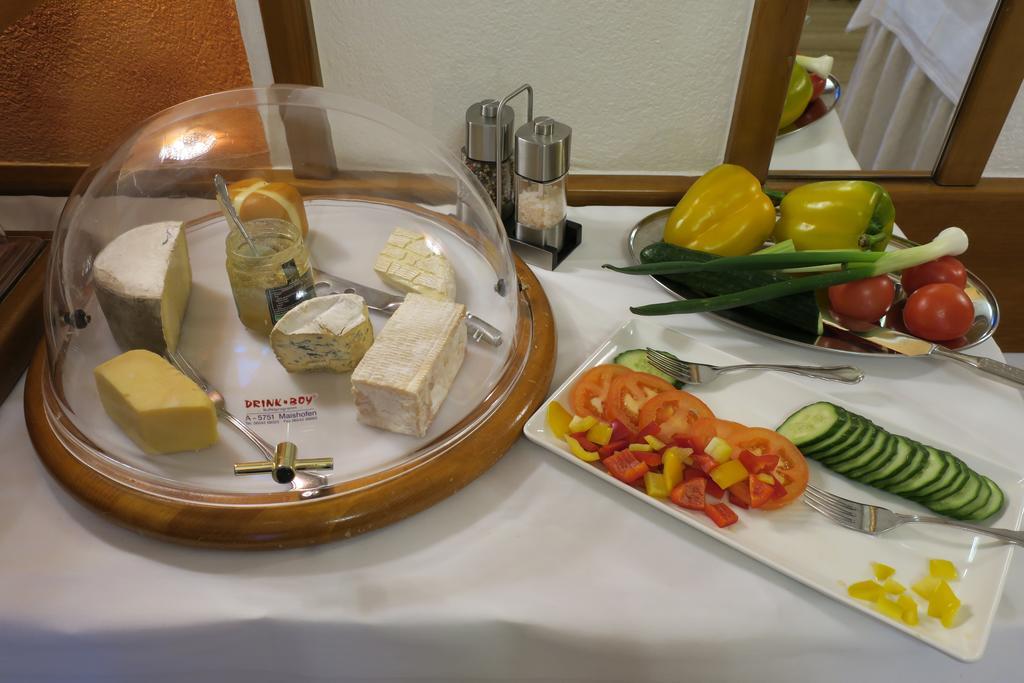 Hotel Restaurant Boeck "Roter Hahn" Sankt Poelten Eksteriør billede